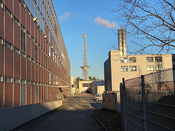 Berliner Funkturm an der AVUS