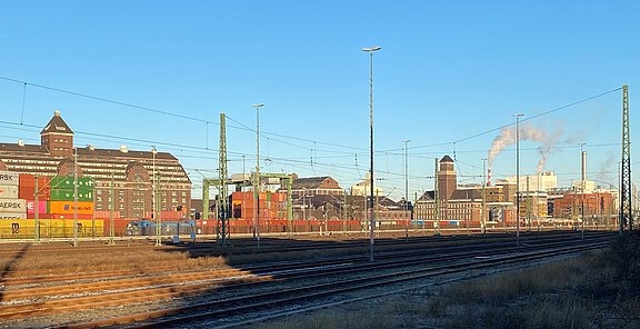 Westhafen und Kraftwerk Moabit
